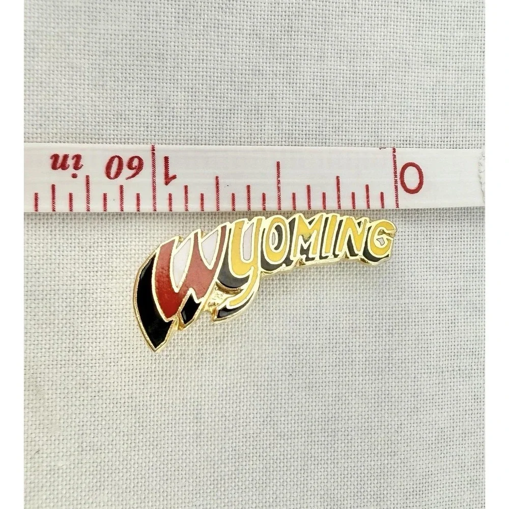 Vintage Wyoming Pin Souvenir Hat Bag Lapel Travel Gift WY‎ State Pride
